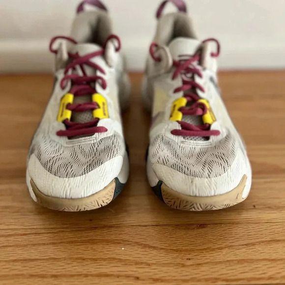 Nike Giannis Immortality 2 Youth Sail Rattan DM0825-100 Shoes/Sneakers Size 4 - Picture 2 of 7